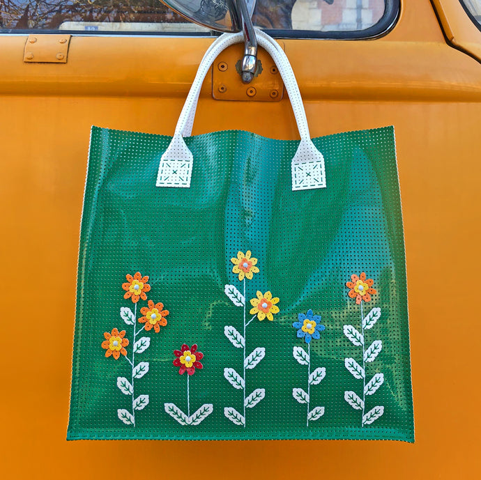 Cabas fleuri à coudre à la main