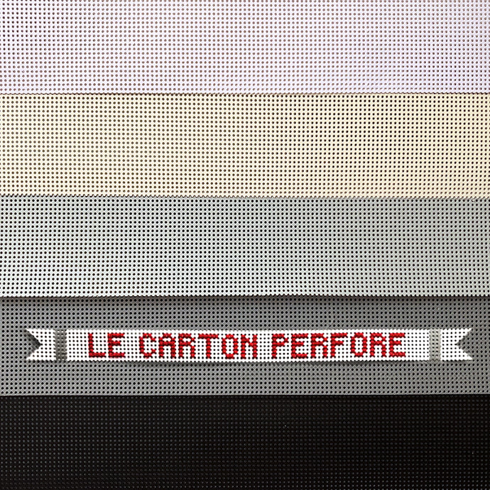 Il revient... Le carton perforé !