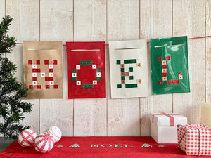 Lettres carrées pour un Noël à carreaux en Vinyle laqué perforé®